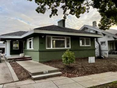 Main picture of 120 Hawthorne Way