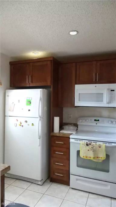 Main picture of 112 NW 93rd Ave