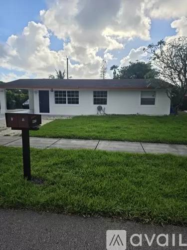 Main picture of 2200 SW 42nd Ter