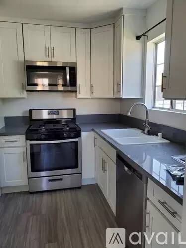 Main picture of 963 N Serrano Ave