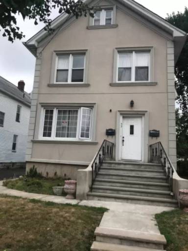 Main picture of 33 E Elm St