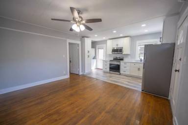 Main picture of 3743 Bancroft St