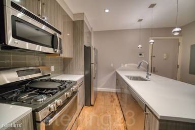 Main picture of 2716 Hoyt Ave S