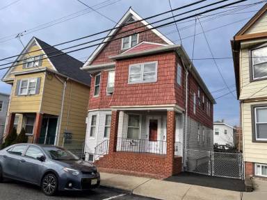 Main picture of 53 Maple St