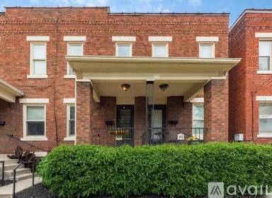 Main picture of 40 W Kossuth St