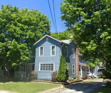 Main picture of 452 W Thurston St