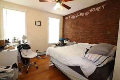 Main picture of 14 Leverett St