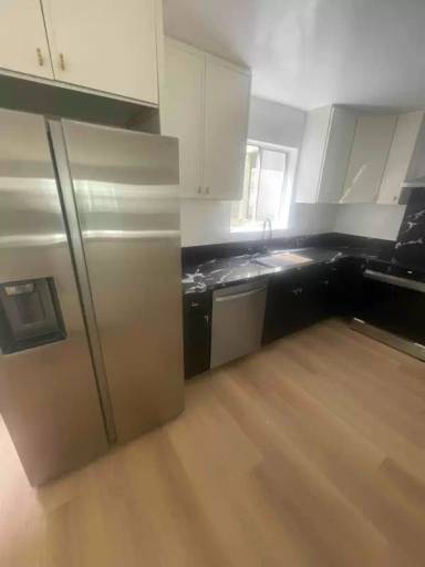 Main picture of 605 San Vicente Blvd