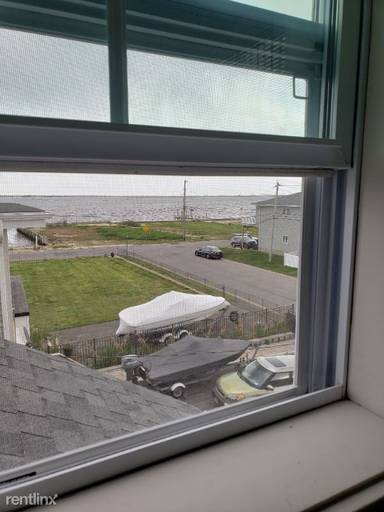 Main picture of 860 Atlantic St