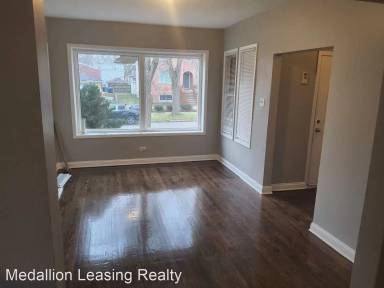 Main picture of 8547 S Carpenter St