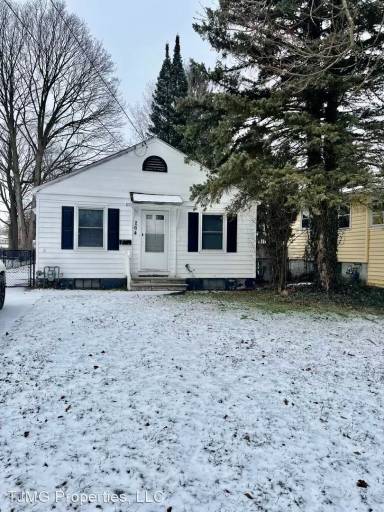 Main picture of 264 Clover Ridge Dr