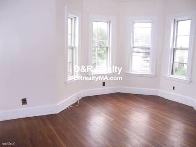 Main picture of 20 Dexter St