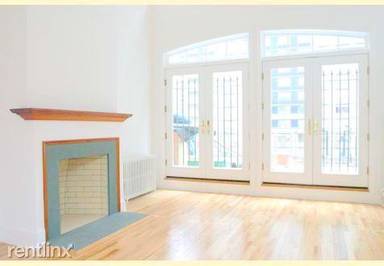 Main picture of 233 E 96th St