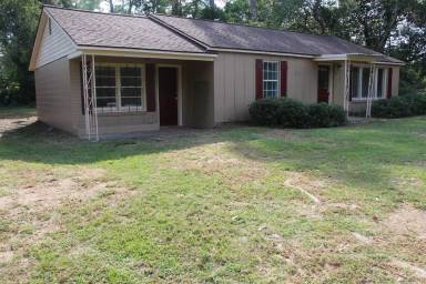 Main picture of 714 Moultrie Rd