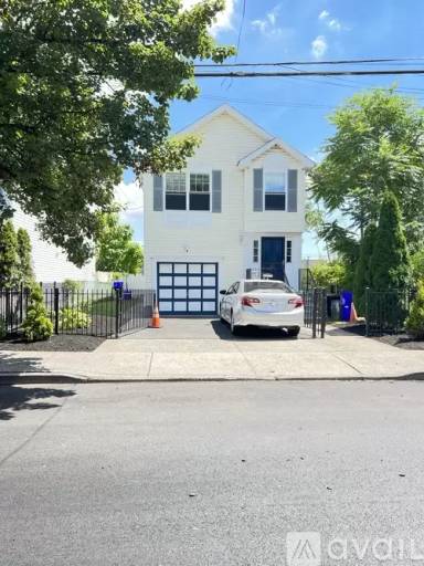 Main picture of 14 Holland St