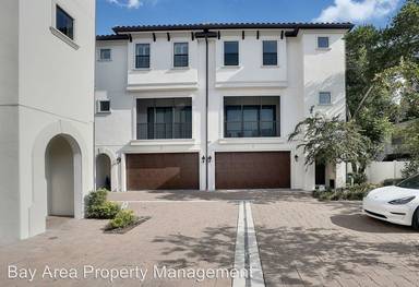 Main picture of 3215 W De Leon St