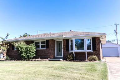 Main picture of 1900 Hawthorne Ave