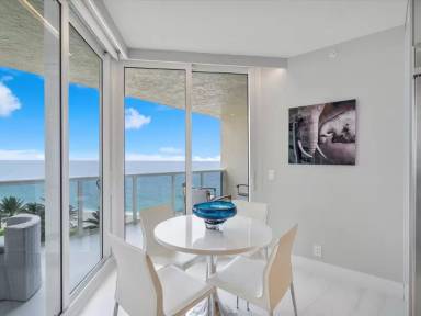 Main picture of L'Hermitage Condos
