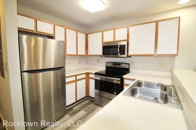 Main picture of 2455 Campus View Cir