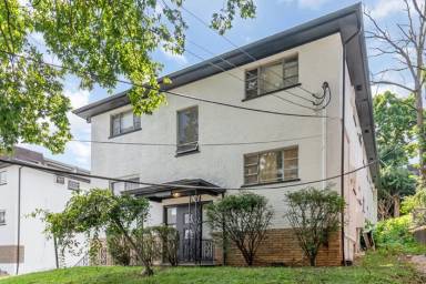 Main picture of 5282 Montgomery Rd