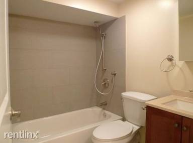 Main picture of 2101 N Damen Ave
