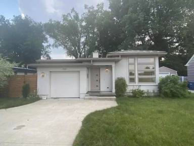Main picture of 1703 Pontiac Trl