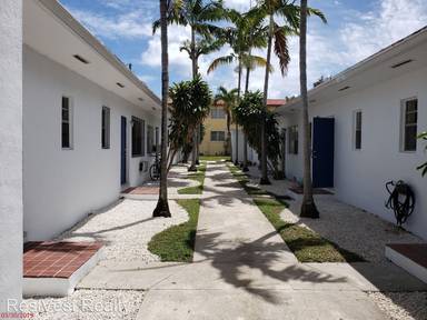 Main picture of 600 SW 10th St