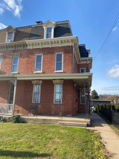 Main picture of 303 Chestnut St