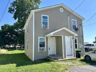 Main picture of 204 1/2 E 2nd St