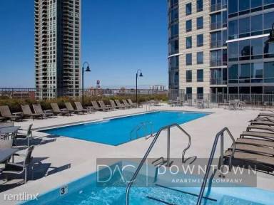 Main picture of 429 W Ohio St