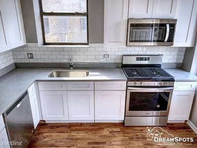 Main picture of 4752 S Michigan Ave