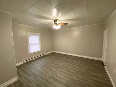 Main picture of 321 Caroline St