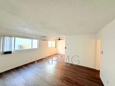 Main picture of 1426 S Point View St