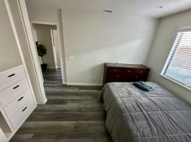 Main picture of 921 Hackamore St