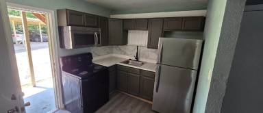 Main picture of 906 Sissom Rd
