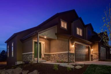 Main picture of 901 S Aspen Pl