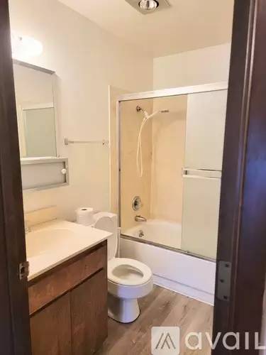 Main picture of 404 W 1st St