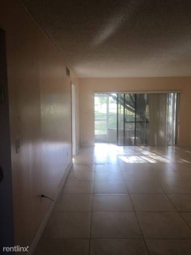 Main picture of 10317 NW 9th Street Cir