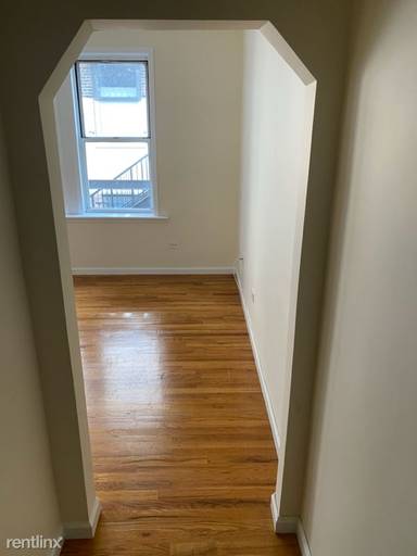 Main picture of 117 W 13th St