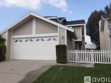 Main picture of 15 Hidden Creek Ln