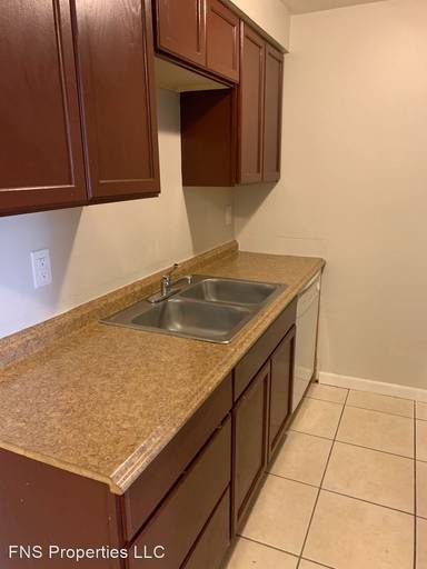 Main picture of 1003 SW 59th Ter