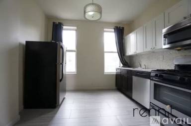 Main picture of 418 Evergreen Ave