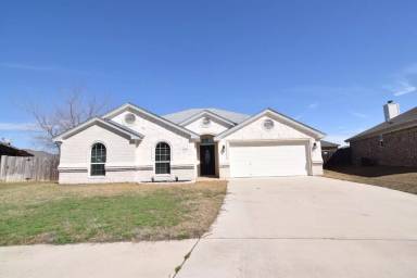 Main picture of 4002 Salt Fork Dr