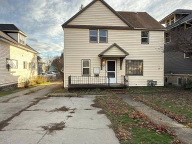 Main picture of 320 E Indiana Ave