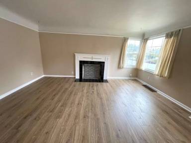 Main picture of 6915 N Greeley Ave