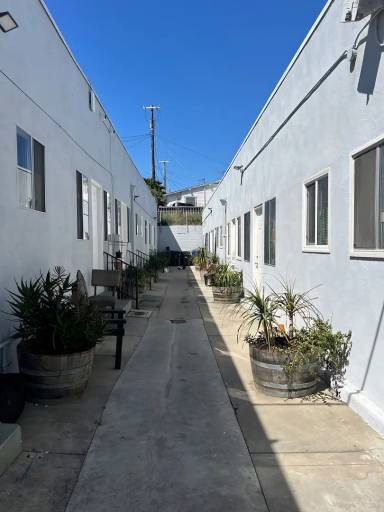 Main picture of 817 S Palos Verdes St