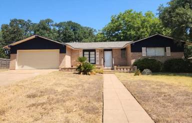 Main picture of 807 Country Club Rd