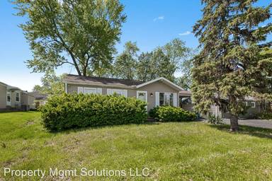 Main picture of 2590 Creve Coeur Mill Rd