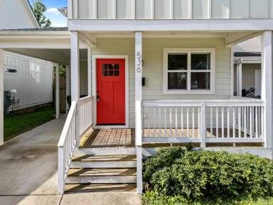 Main picture of 536 E Lenoir St