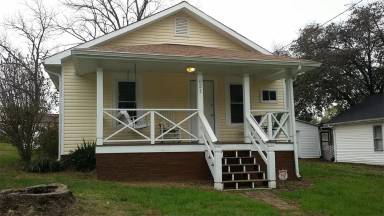 Main picture of 621 Evan Cir